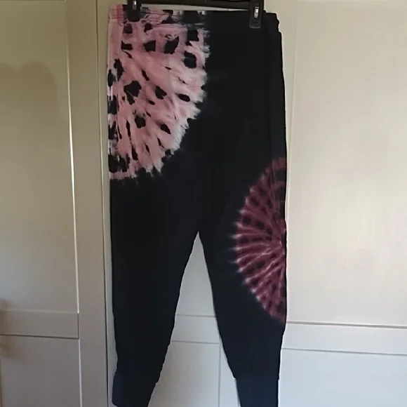 Women's torrid Black and Pink Tie-Dye Jogger Pants - Picture 5 of 6